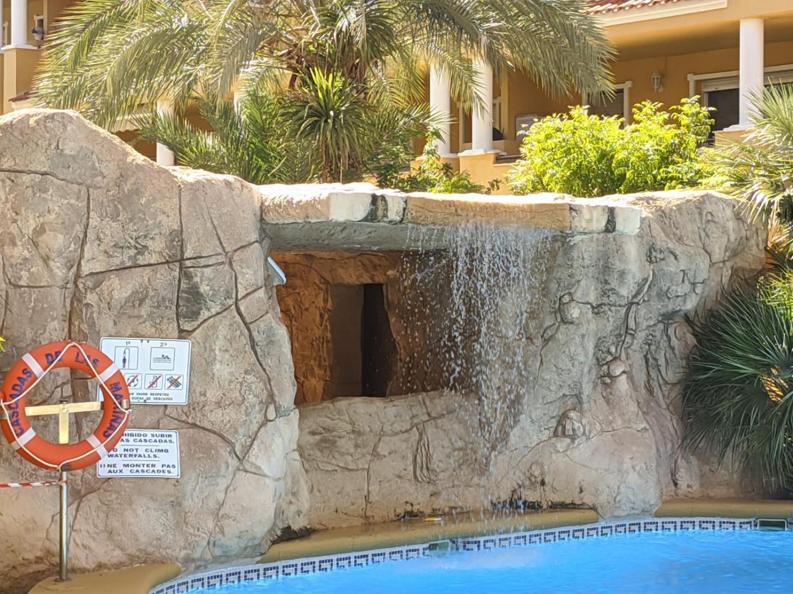 Cascada De Marinas-planta Baja Con Bbk En Denia
